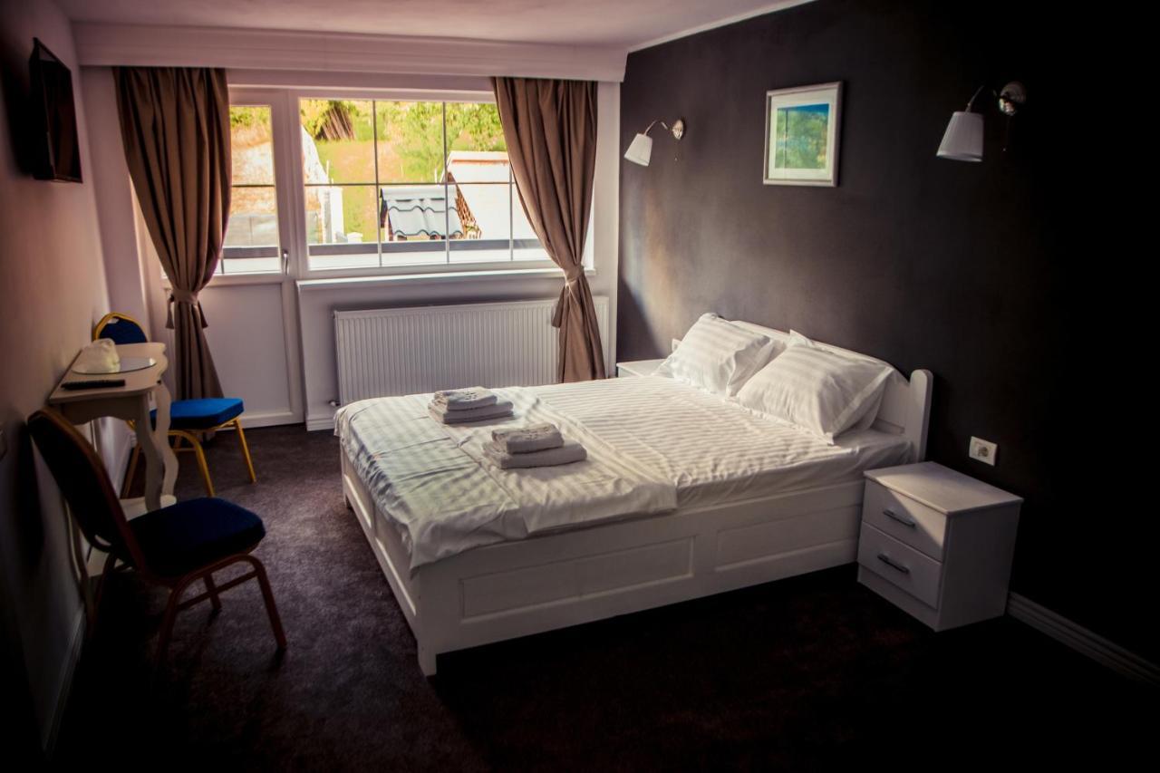 Green Hill Villa Călimăneşti Bagian luar foto