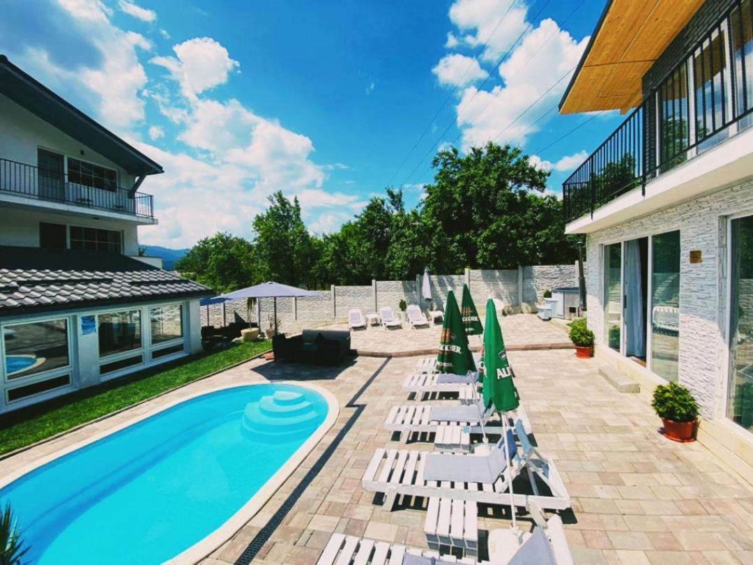 Green Hill Villa Călimăneşti Bagian luar foto